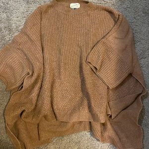 Worn a few times. Threshold brand. One size in EUC